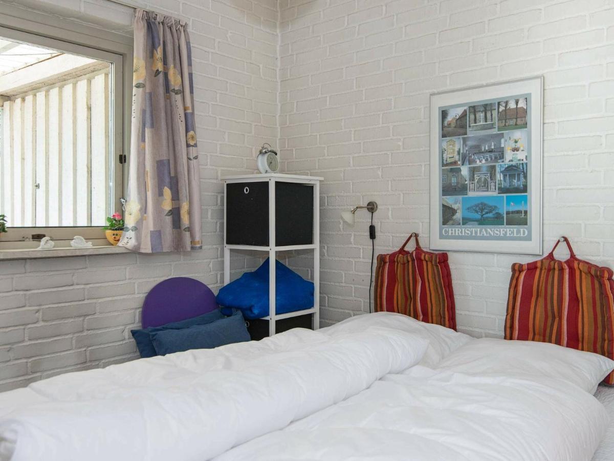 One-Bedroom Holiday Home In Grasten Ronshoved Bagian luar foto