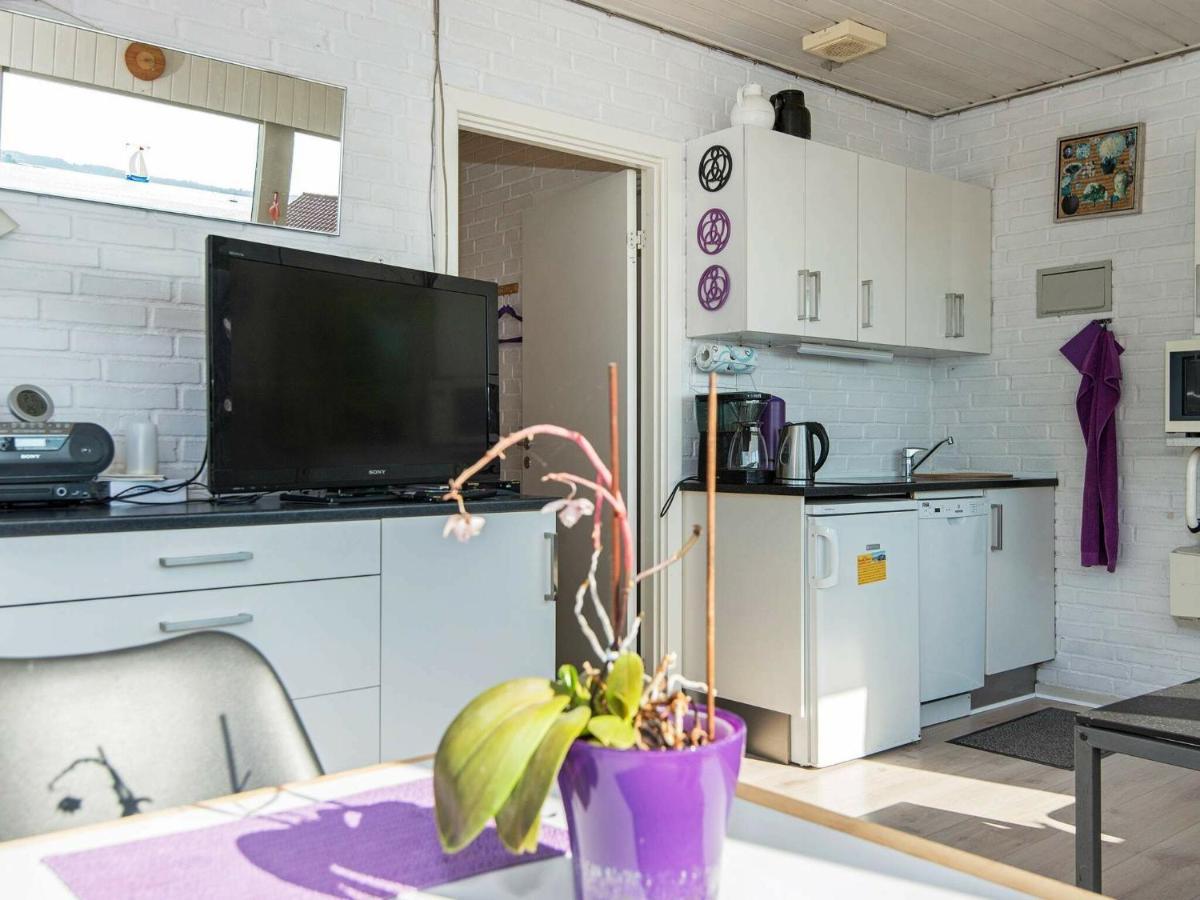 One-Bedroom Holiday Home In Grasten Ronshoved Bagian luar foto
